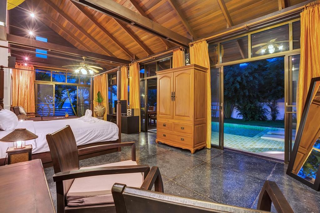 Emerald Sands - Beach Front 4 Bed Pool Villa Ko Samui Værelse billede